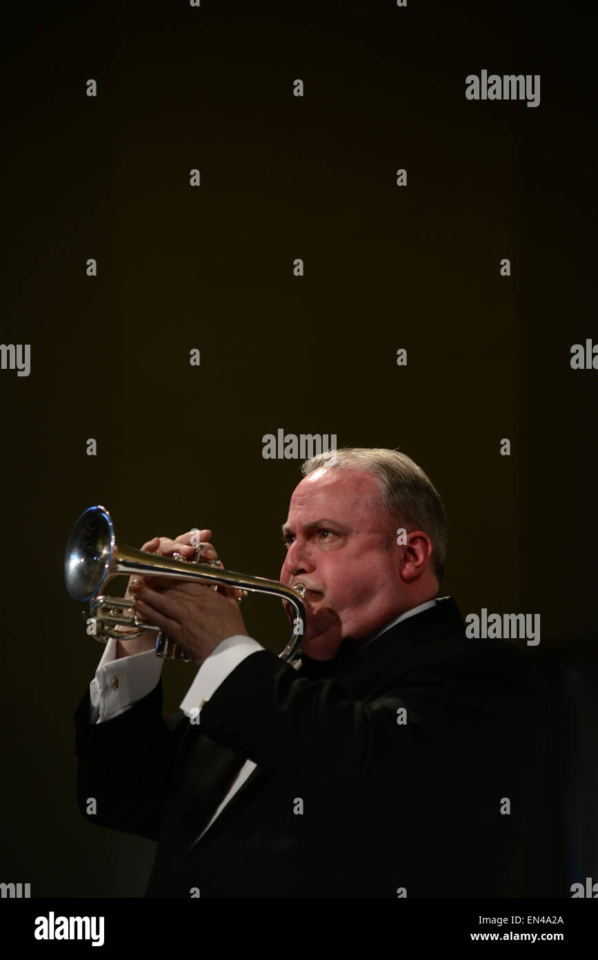 Membro della band Kevin Crockford: Grimethorpe Colliery Band in Concerto, Barnsley, Regno Unito. Immagine: Scott Bairstow/Alamy Foto Stock