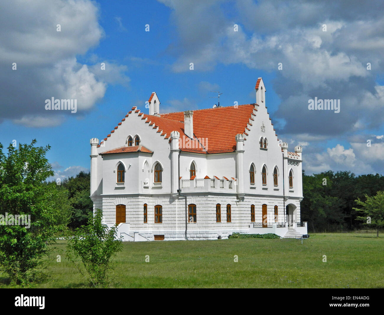 Castello 'capitano' è stato costruito dal vescovo Hybro Bela 1904 anni. Il castello è situato lungo il tratto di strada di Zrenjanin - Vrsac. Foto Stock