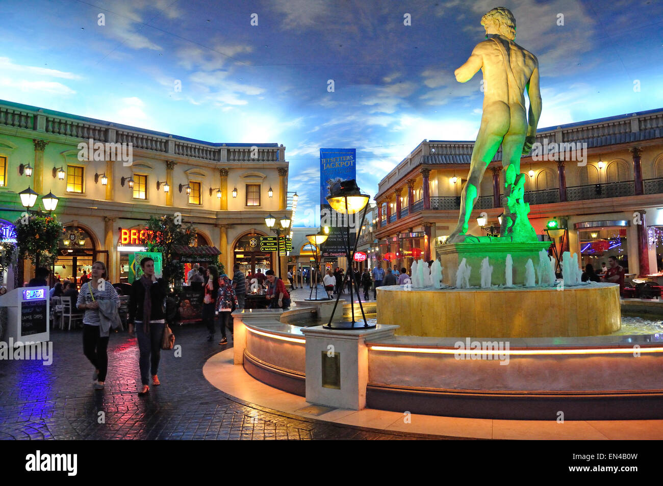 Piazza Navona Food Court presso gli Imperatori Palace Hotel, Kempton Park, Johannesburg, provincia di Gauteng, Repubblica del Sud Africa Foto Stock