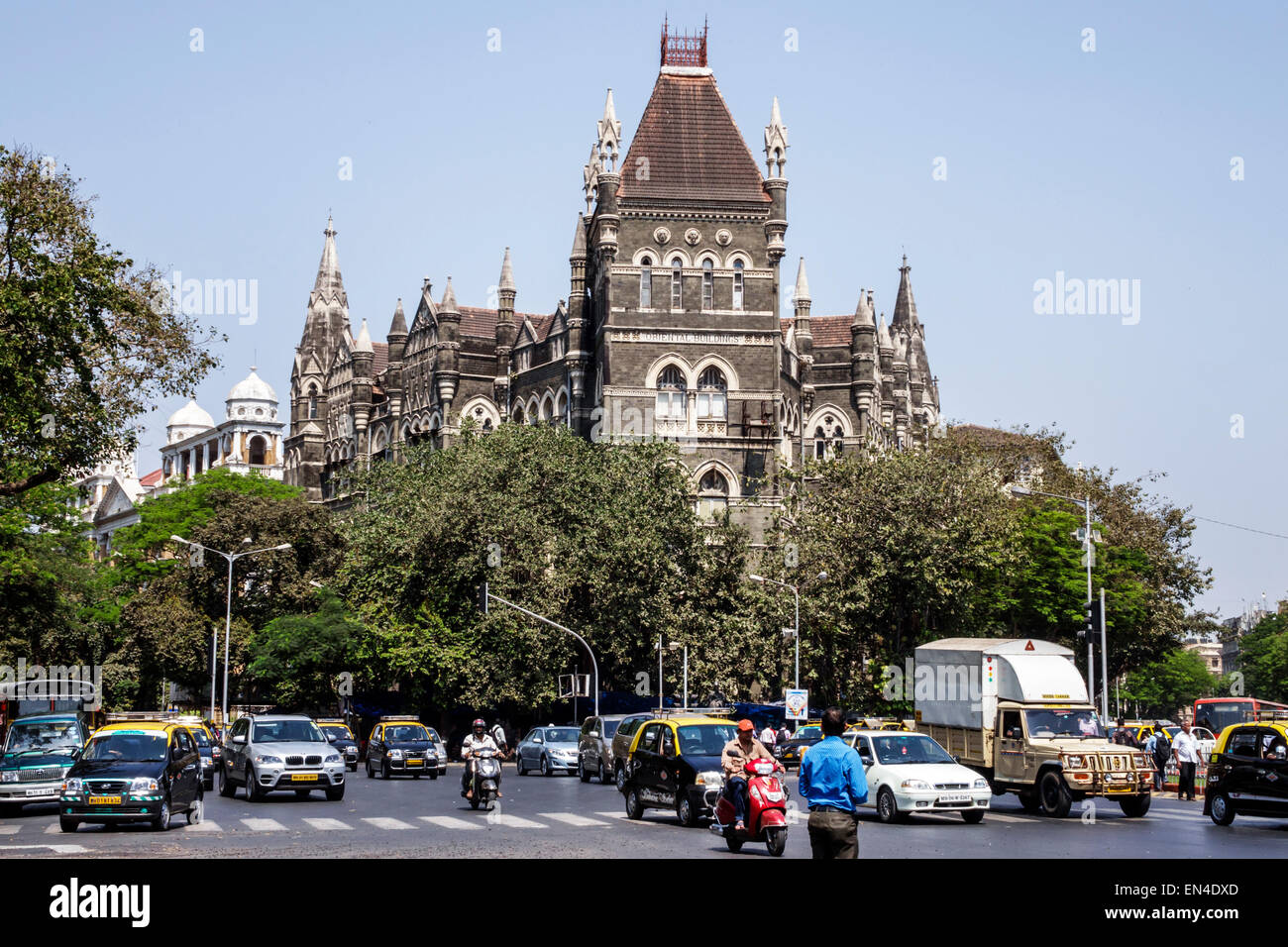 Mumbai India, Indian Asian, Fort Mumbai, Mahatma Gandhi Road, edifici orientali, traffico, automobili, automobili, visitatori viaggio turismo turistico viaggio l Foto Stock
