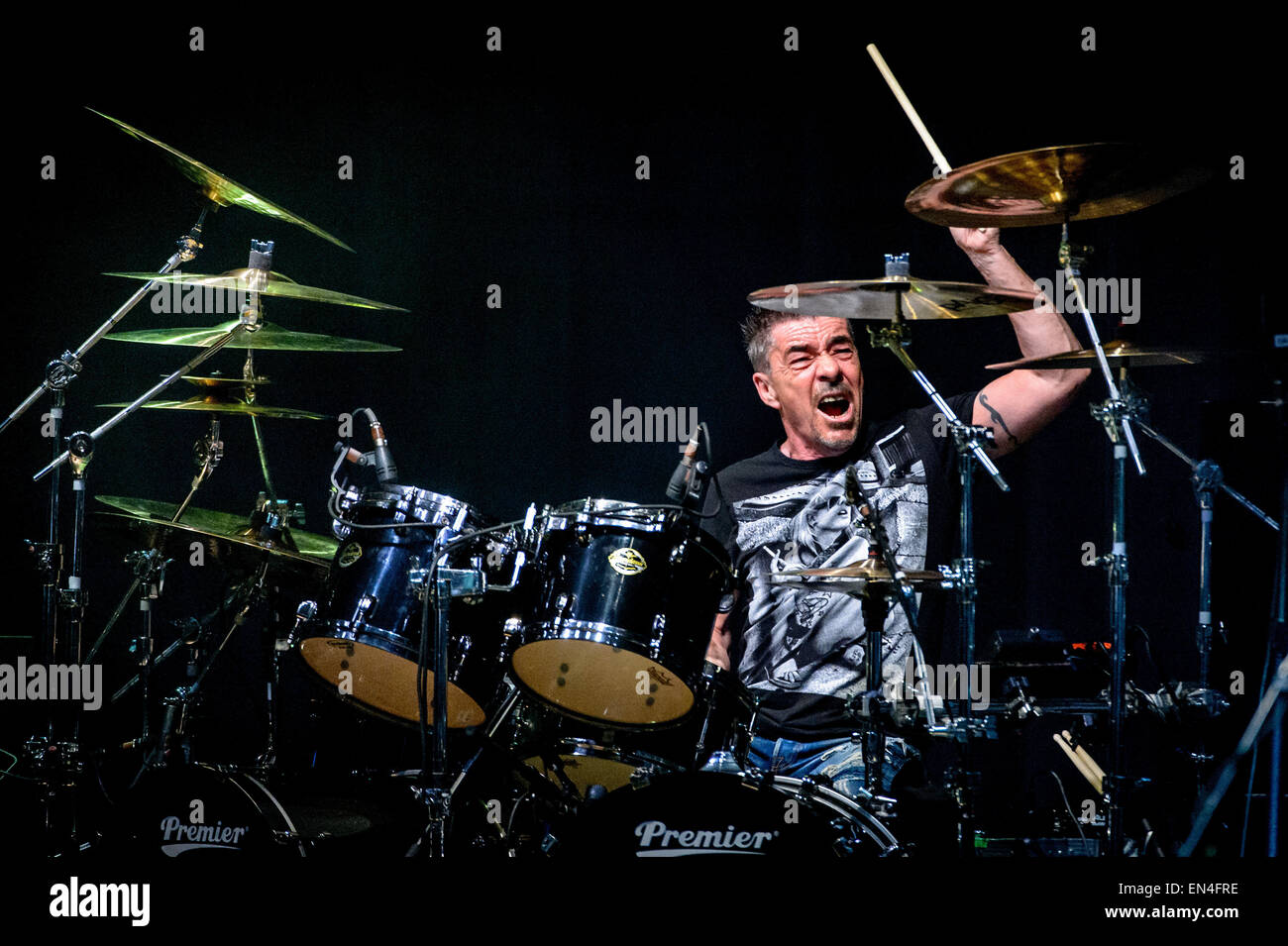 Toronto, Ontario, Canada. 27 apr, 2015. British new wave band Spandau Ballet eseguita nel centro storico di Massey Hall di Toronto. I membri della band: Tony Hadley, GARY KEMP, STEVE NORMAN, JOHN KEEBLE, Martin Kemp Credit: Igor Vidyashev/ZUMA filo/Alamy Live News Foto Stock