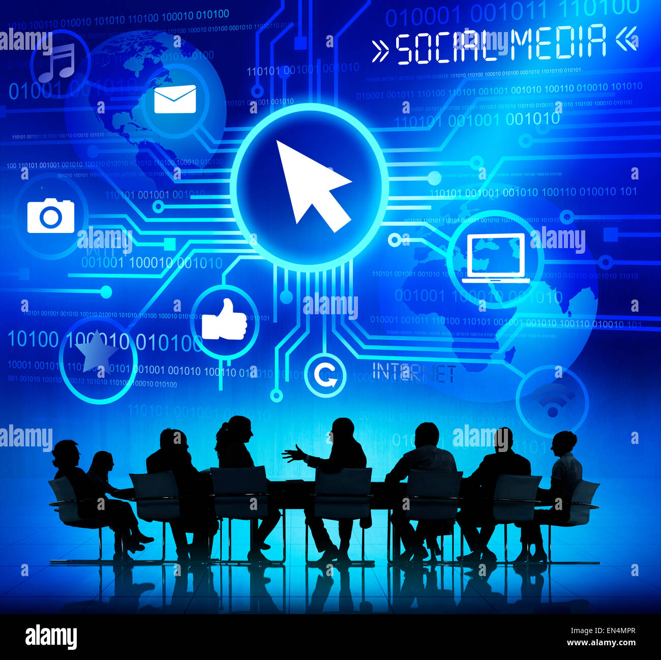 Silhouette di persone di affari e Social Media concetti Foto Stock