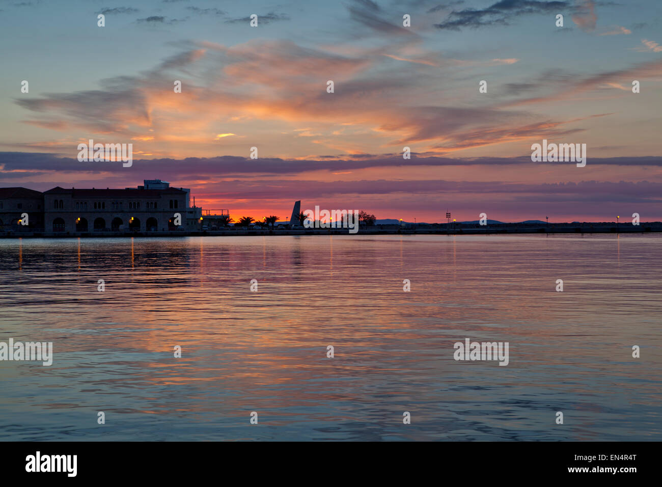 Il porto di Ermoupoli in Syros, isole greche. Foto Stock