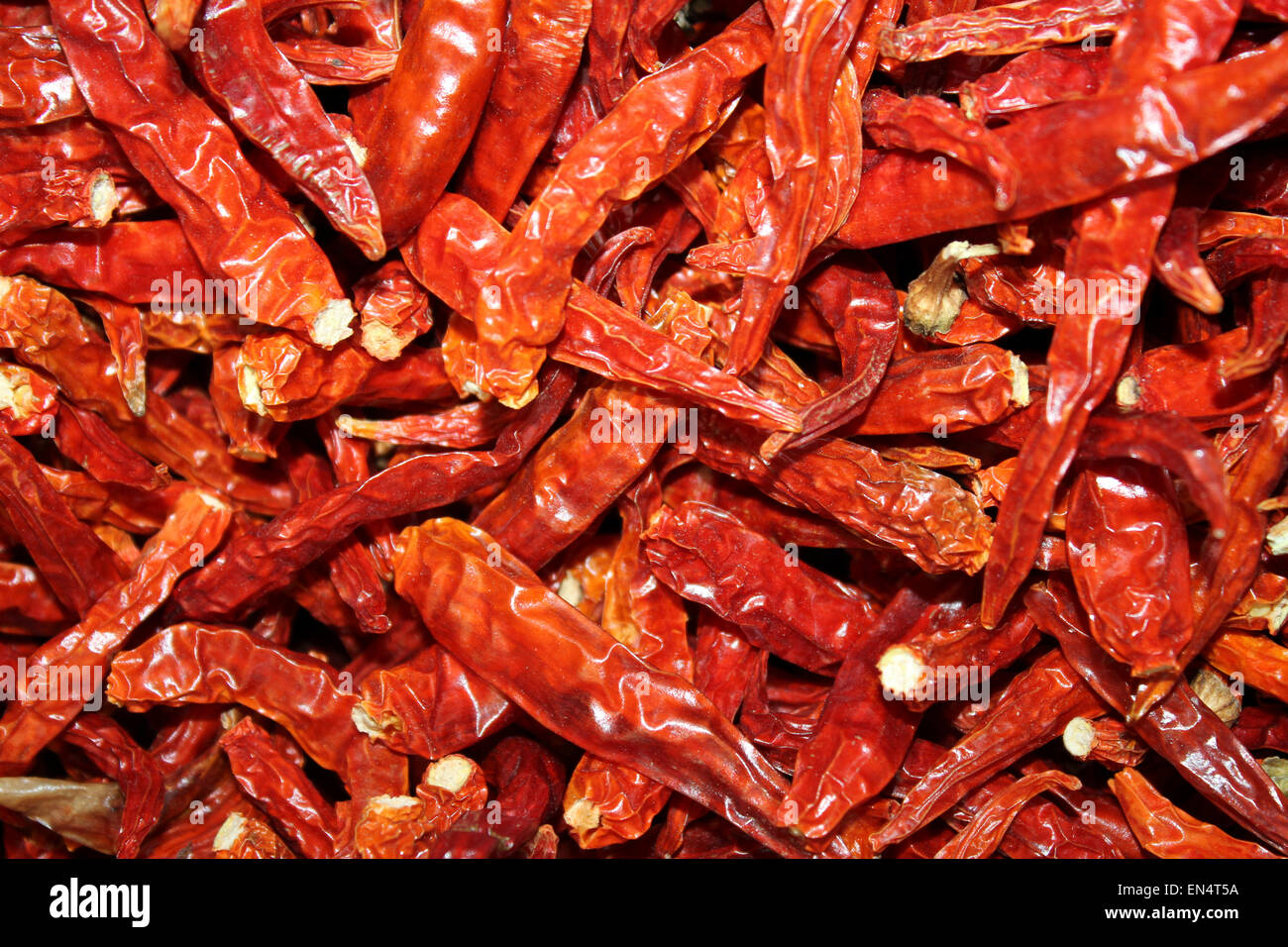 Peperoncino essiccato i peperoni in un mercato tailandese Foto Stock