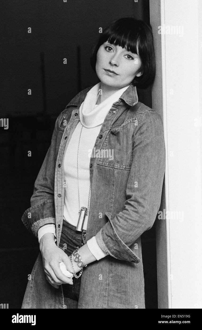 Prove generali per il nuovo London Weekend telefilm serie 'amore per Lydia'. Mel Martin che gioca il ruolo di Lidia. 16 dicembre 1976. Foto Stock