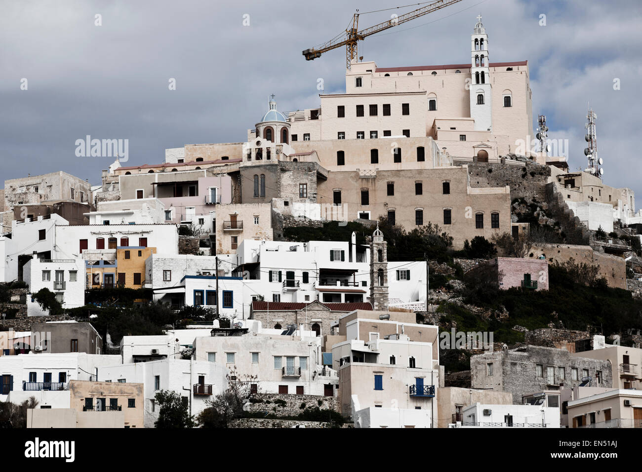 Anos syros nel porto di Ermoupolis in Syros nelle isole greche. Foto Stock