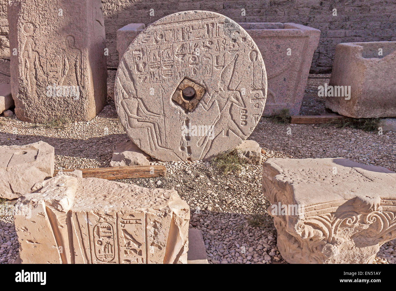 Tempio di pietra Dendarah rimane in Egitto Foto Stock