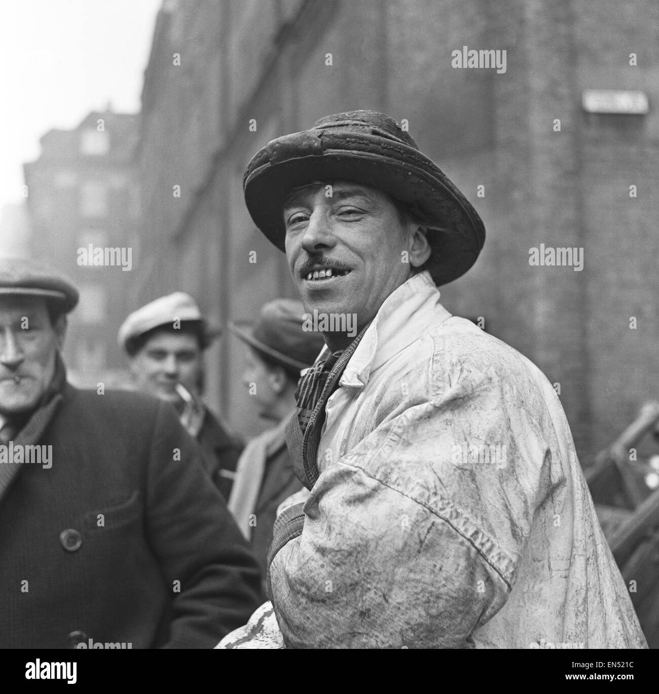 Pesce che porta cappello immagini e fotografie stock ad alta risoluzione -  Alamy