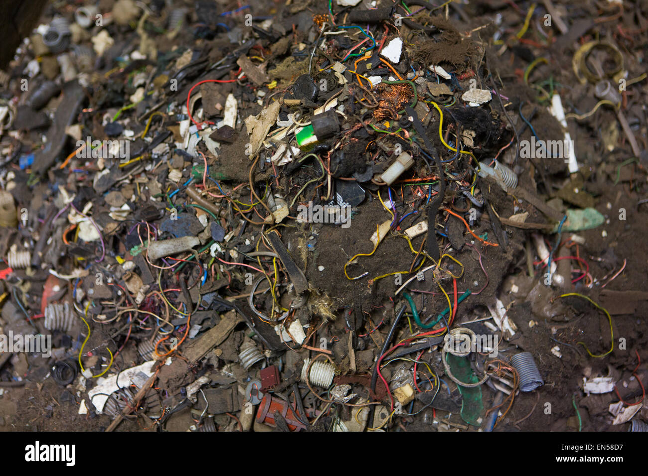 Shredded parti di automobili in un impianto di riciclaggio in Olanda Foto Stock