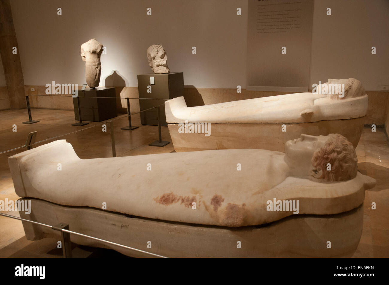 Sarcofagi antropoidi, trovati in Ayin el Helwe nei pressi di Sidone , 5th. c. A. C. .Beirut Museo Nazionale. Beirut. Il Libano. Foto Stock