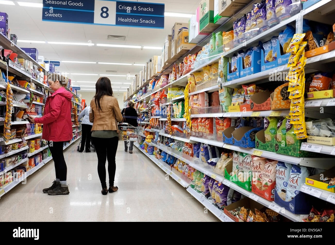 L'interno di un supermercato Tesco. Foto Stock