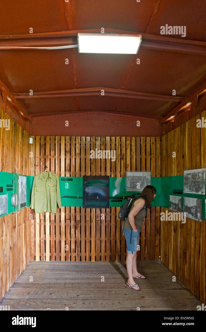 Vista verticale della mostra al Treno Blindato Museum di Santa Clara. Foto Stock
