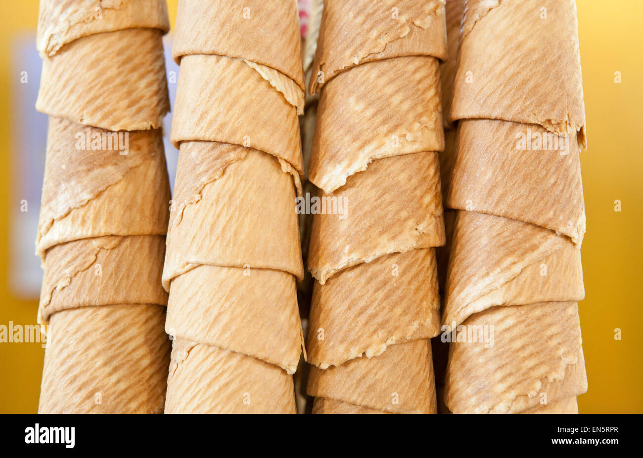 Per gelato vuoto colonne di cialde Foto Stock