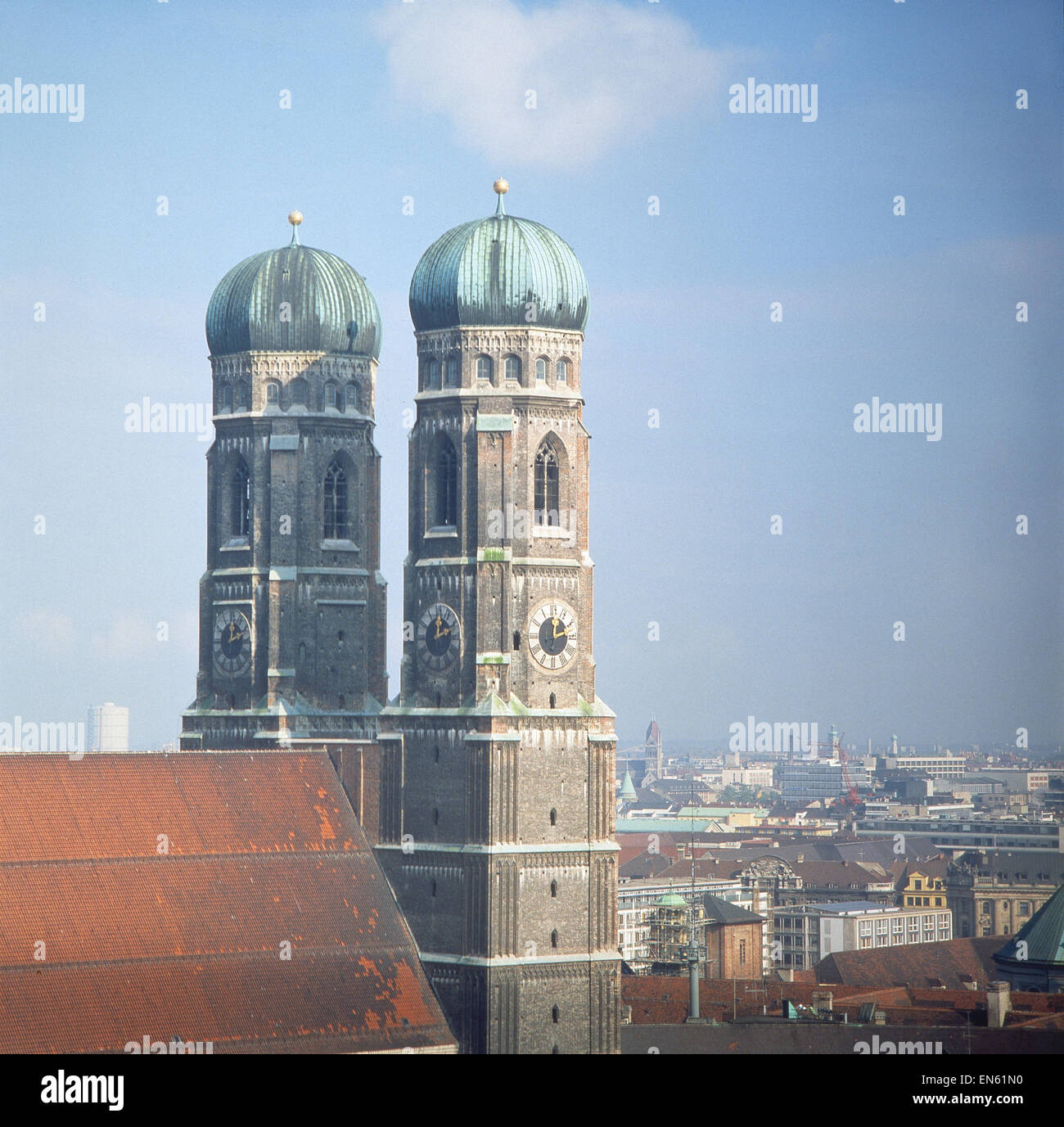 Deutschland, Bayern, München, München, Blick von oben auf die Türem der Frauenkirche und Umgebung Foto Stock