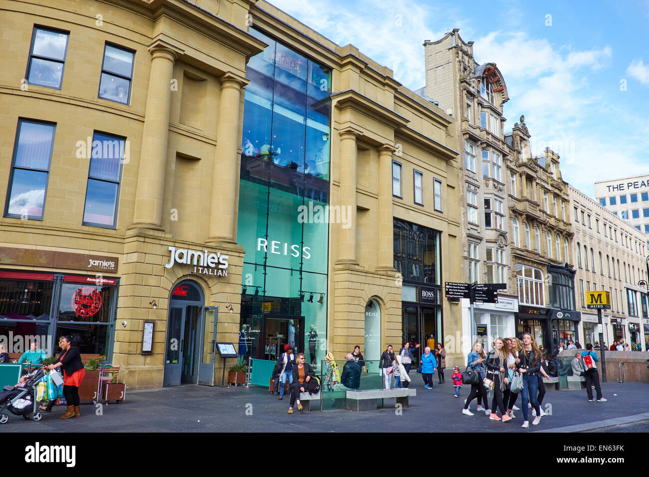 Vista lungo Blackett Street Newcastle Upon Tyne Regno Unito Foto Stock