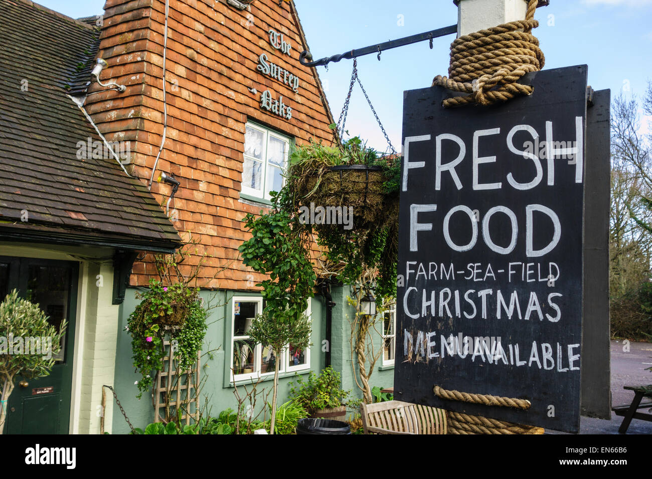 Surrey Oaks pub (public house) in Newdigate, Surrey, Regno Unito Foto Stock