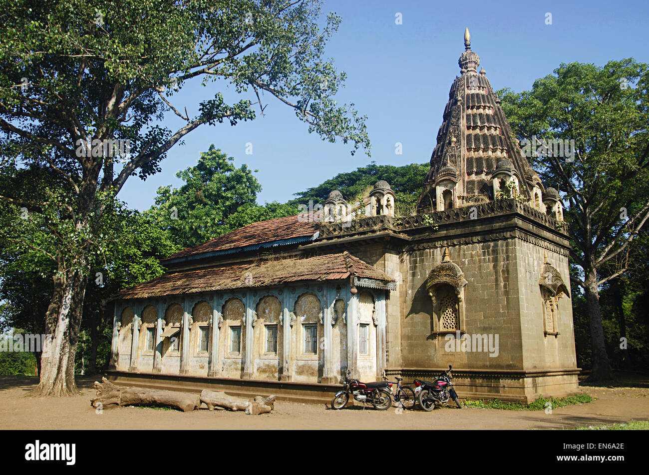 Vecchio tempio del Signore di Ram, vicino al fiume Panchaganga, Kolhapur, Maharashtra, India Foto Stock