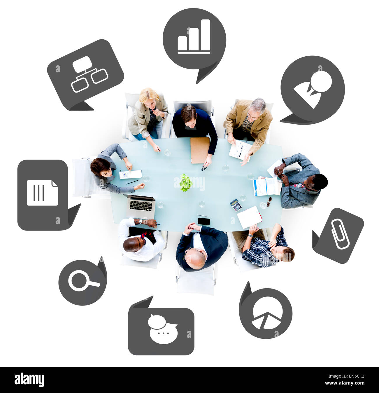 Il gruppo di società multietnica la gente di affari con i simboli di Business Foto Stock