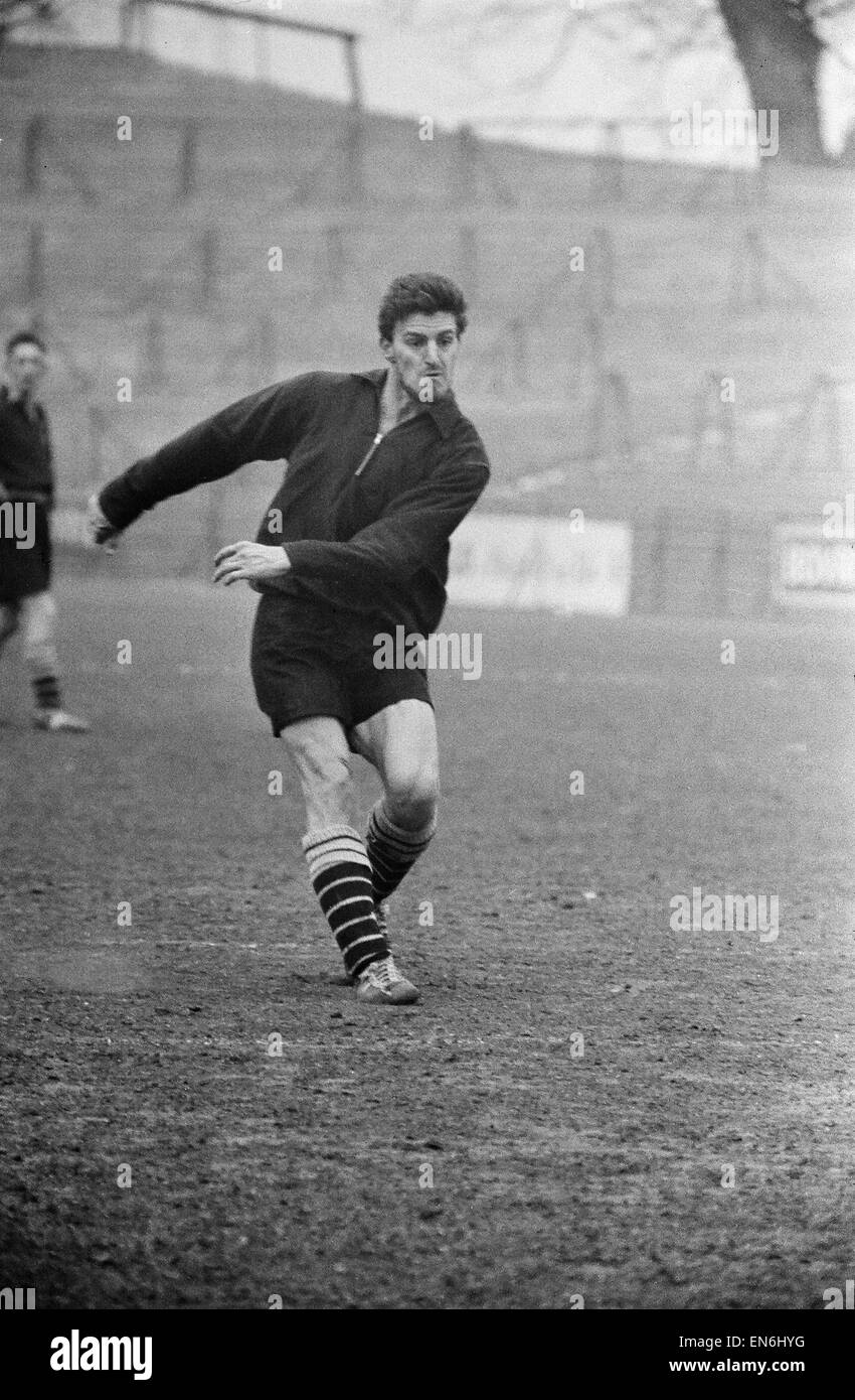 Jimmy Hill di Fulham in allenamento in vista del 1958 FA Cup semi-finale. Il 18 marzo 1958 Foto Stock