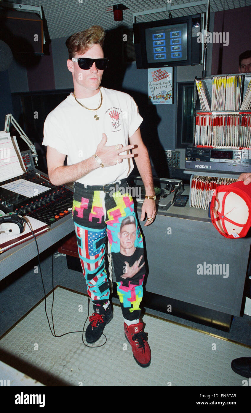 Rapper americano gelato alla vaniglia al Capital radio studio a Londra. Il 10 aprile 1991. Foto Stock