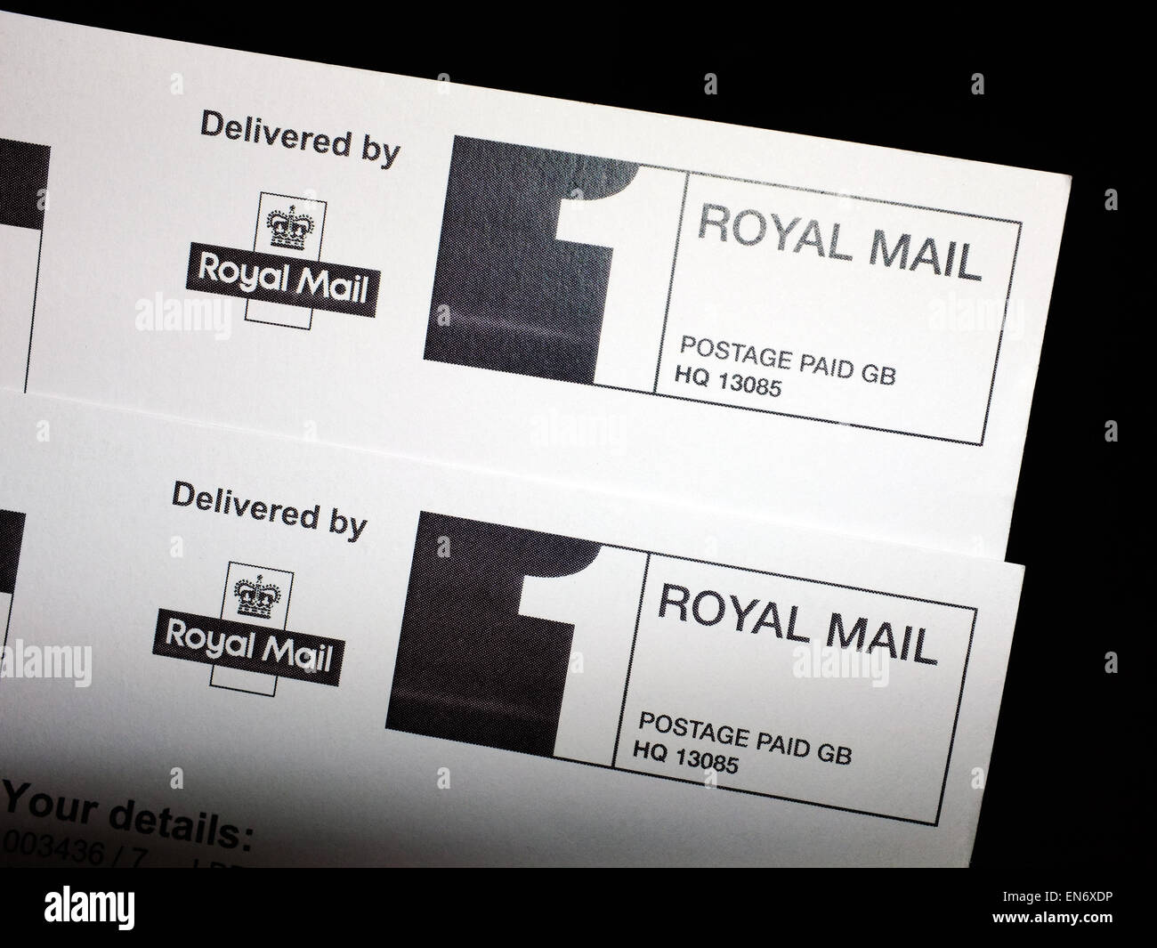First Class Royal Mail timbri su Lewes circoscrizione schede di polling per il 7 maggio elezioni generali britanniche. Foto Stock