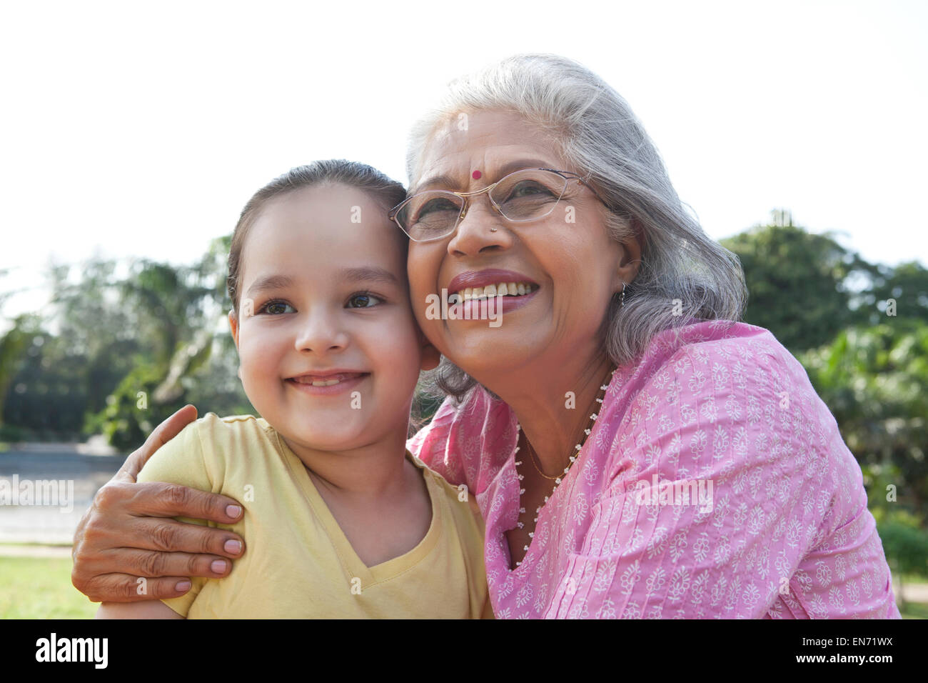 Nonna e nipote di sorridere Foto Stock