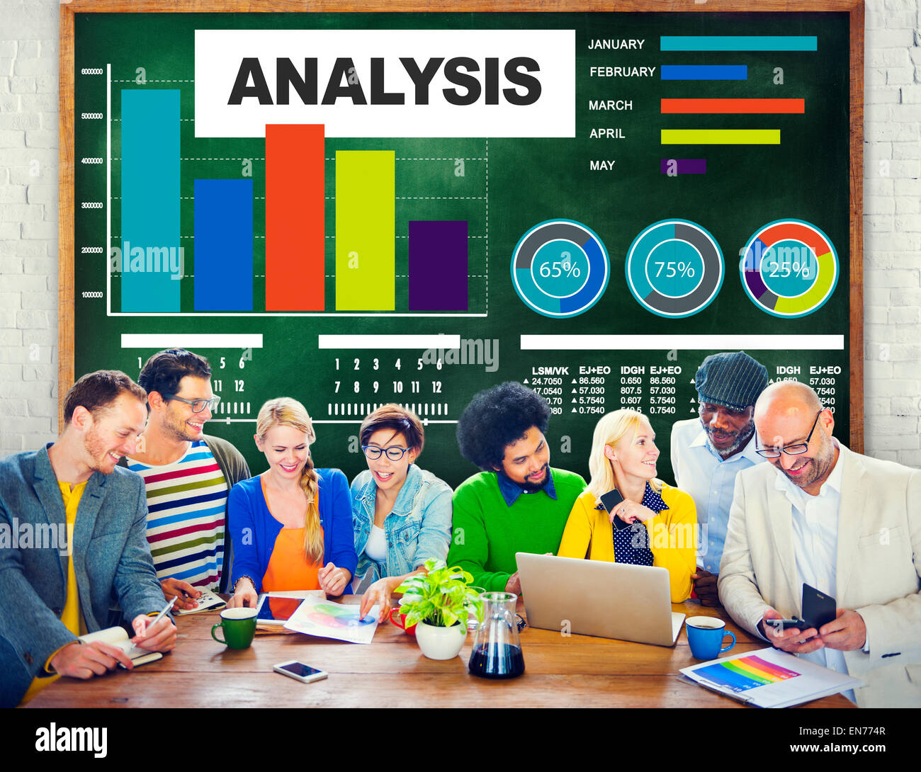 Analisi di informazioni di analisi del grafico a barre Concetto di dati Foto Stock