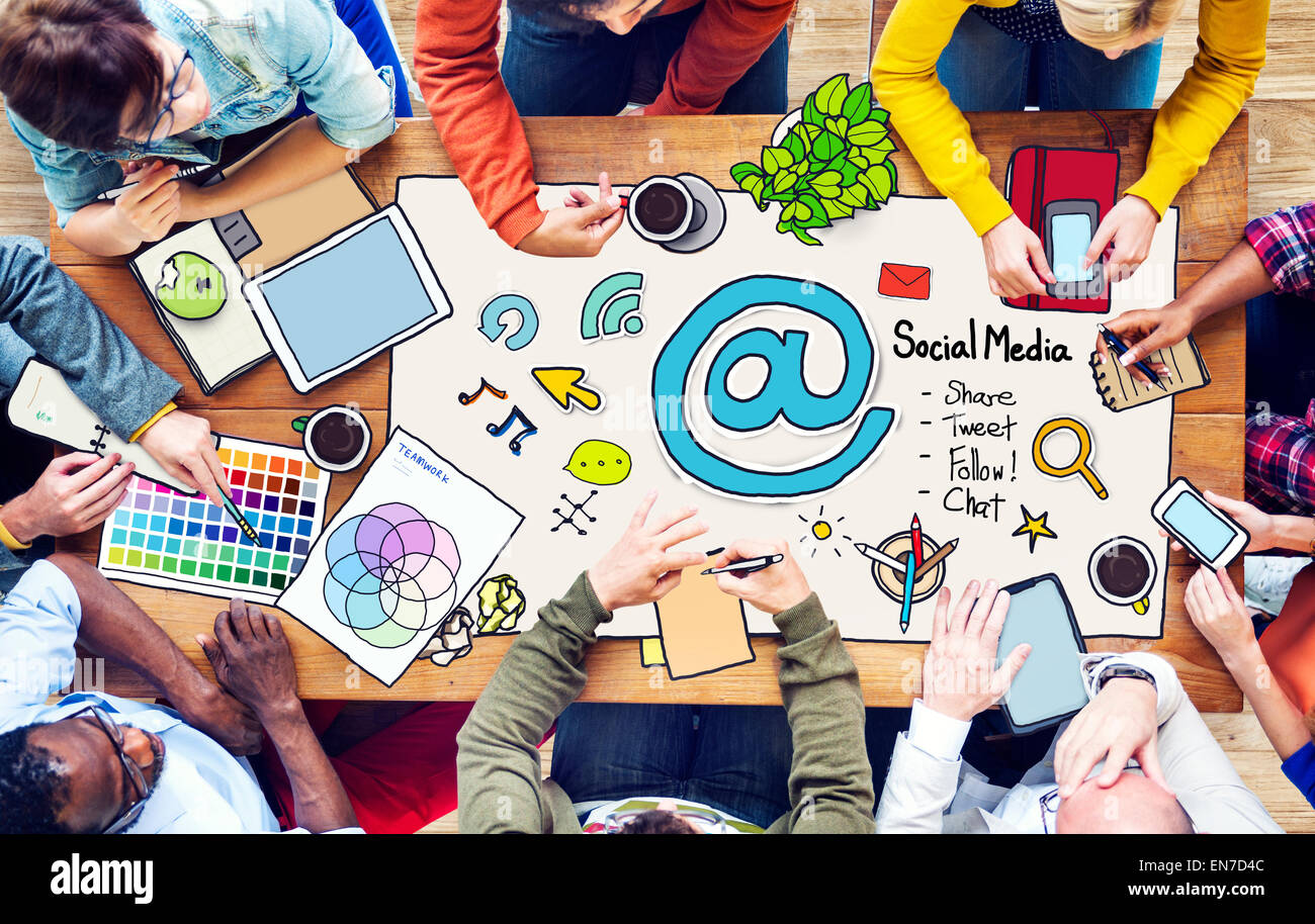 Persone con i Social Media concetto e illustrazioni fotografiche Foto Stock