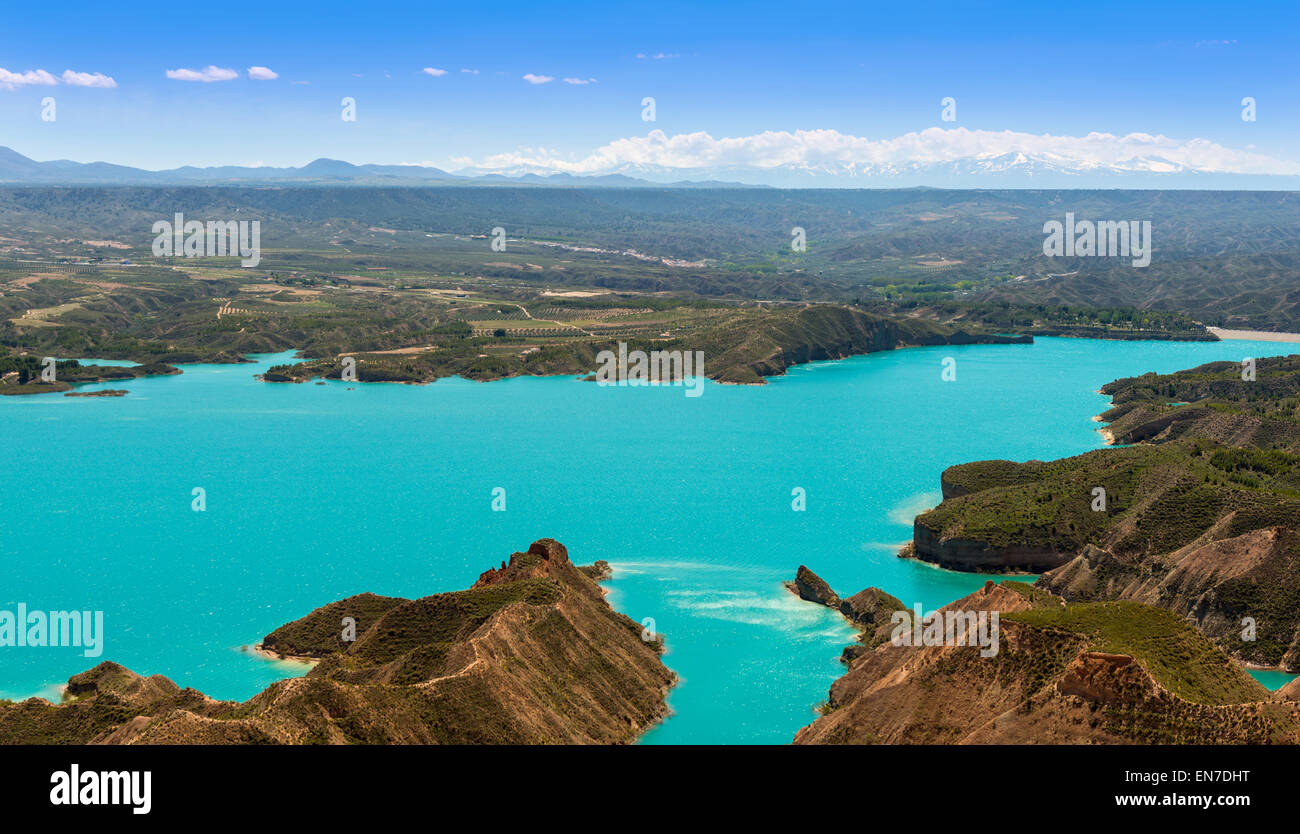 Il lago di Negratin, Sierra de Baza, provincia di Granada, Andalusia, Spagna Foto Stock