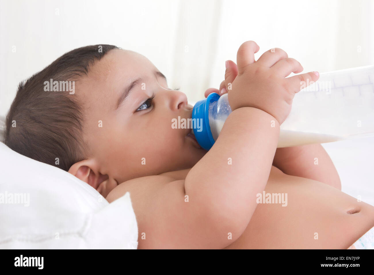 Baby latte alimentare Foto Stock