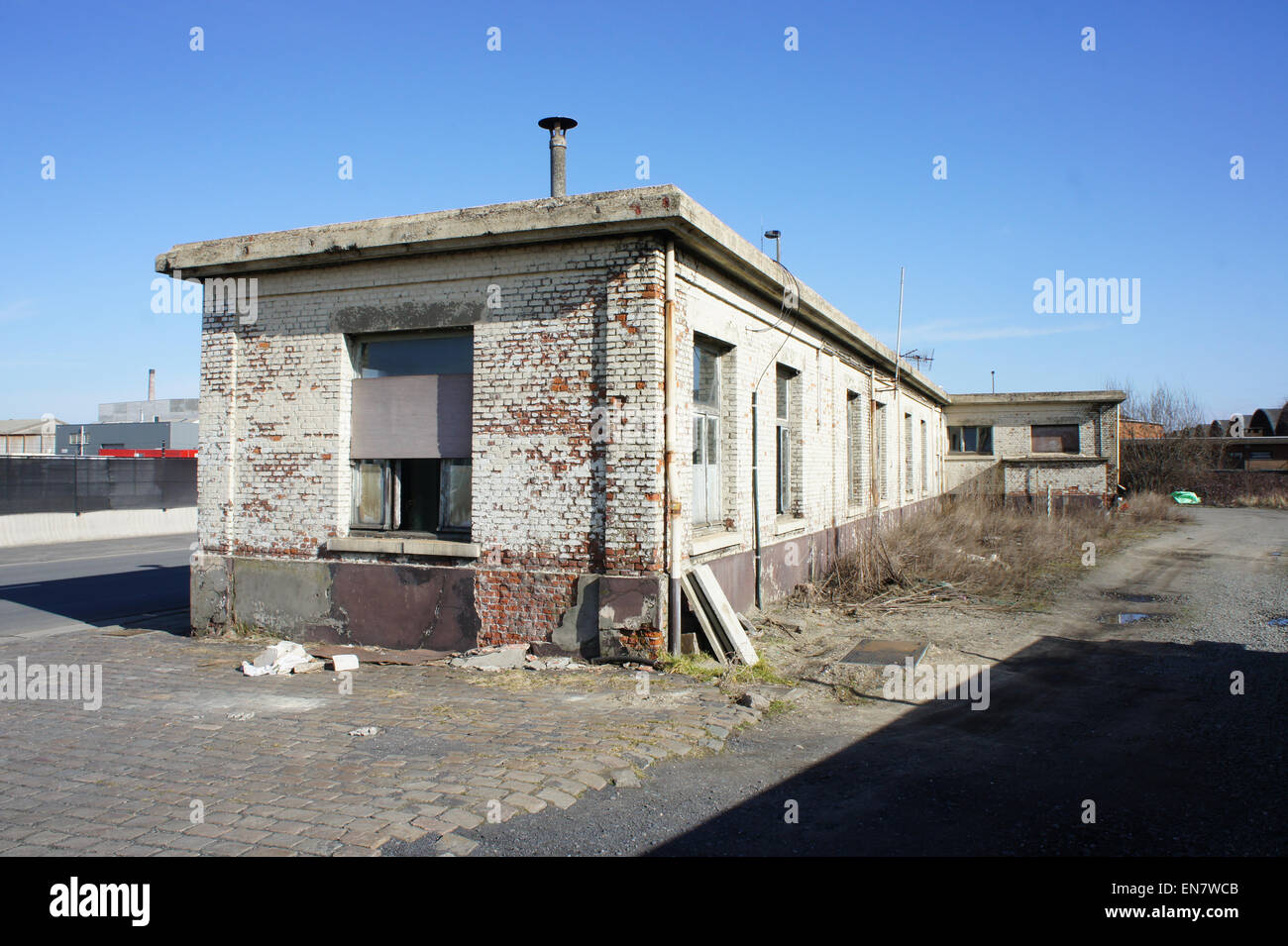 Emdenweg si trova all'interno del porto di Anversa, uno dei porti più grandi e trafficati d'Europa. È un hub per la logistica marittima, le operazioni di spedizione e il commercio internazionale. Foto Stock