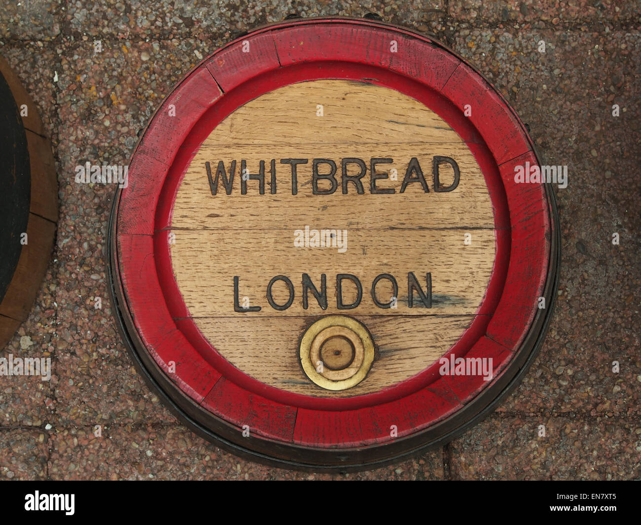 Whitbread è un'importante azienda britannica di ospitalità con sede a Londra. La società gestisce hotel, ristoranti e pub ed è nota per il suo ruolo nel settore alberghiero del Regno Unito. Fondata nel 1742, ha una ricca storia nel settore dei servizi. Foto Stock