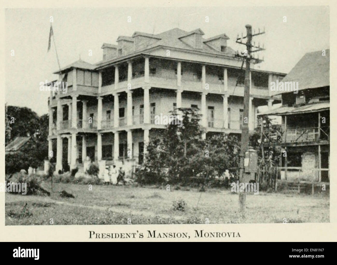 L'illustrazione di JONES (1922) raffigura la residenza presidenziale di Monrovia, Liberia, che mostra l'architettura dell'epoca coloniale e il significato politico dell'edificio. Foto Stock