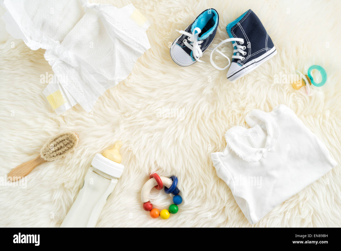 Raccolta di articoli per neonati ripresa dall'alto. Sito ideale eroe o immagine di intestazione Foto Stock