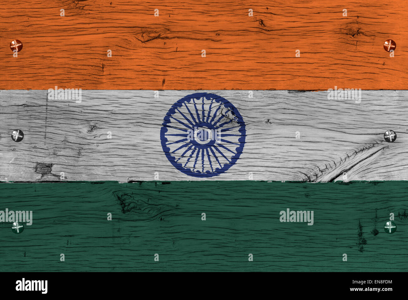 India bandiera nazionale. La pittura è la colorata su legno del vecchio treno carrello. Fissaggio tramite viti o bulloni. Foto Stock