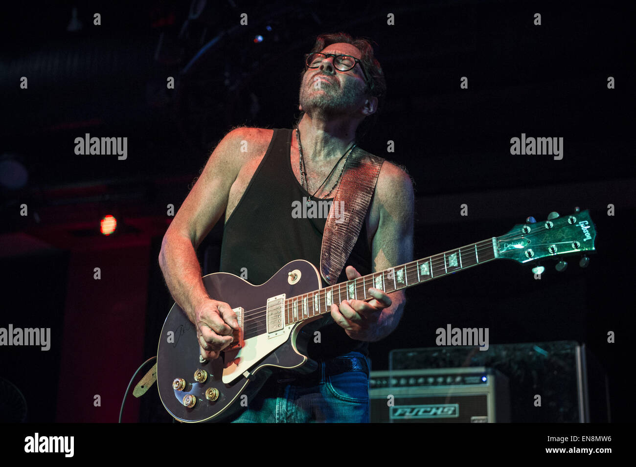 San Jose, California, Stati Uniti d'America. 28 Aprile, 2015. Jazz Fusion chitarra leggenda AL DI MEOLA suona dal vivo presso il Teatro RockBar. Credito: Jerome Brunet/ZUMA filo/Alamy Live News Foto Stock