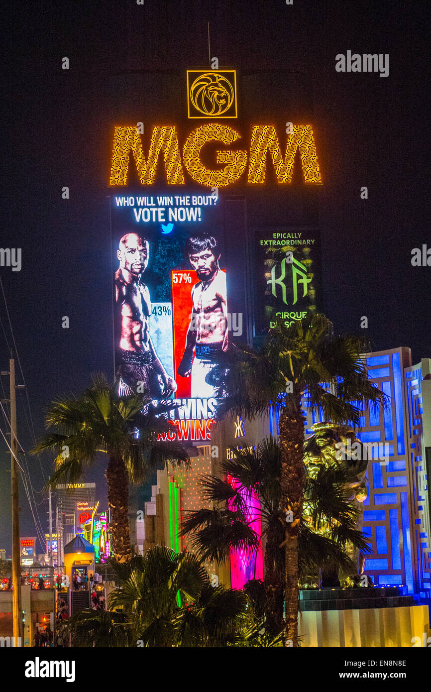 Las Vegas, Nevada, USA. 28 Aprile, 2015. Un segno a MGM Grand pubblicizza circa il Floyd Mayweather e Manny Pacquiao lotta il 28 aprile 2015 a Las Vegas , la lotta prevista per il 2 maggio 2015 Credit: Yaacov Dagan/Alamy Live News Foto Stock