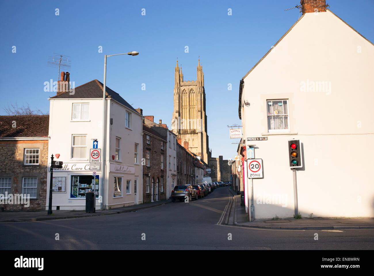 St Cuthberts chiesa nel tardo pomeriggio la luce del sole. Pozzetti, Somerset, Inghilterra Foto Stock