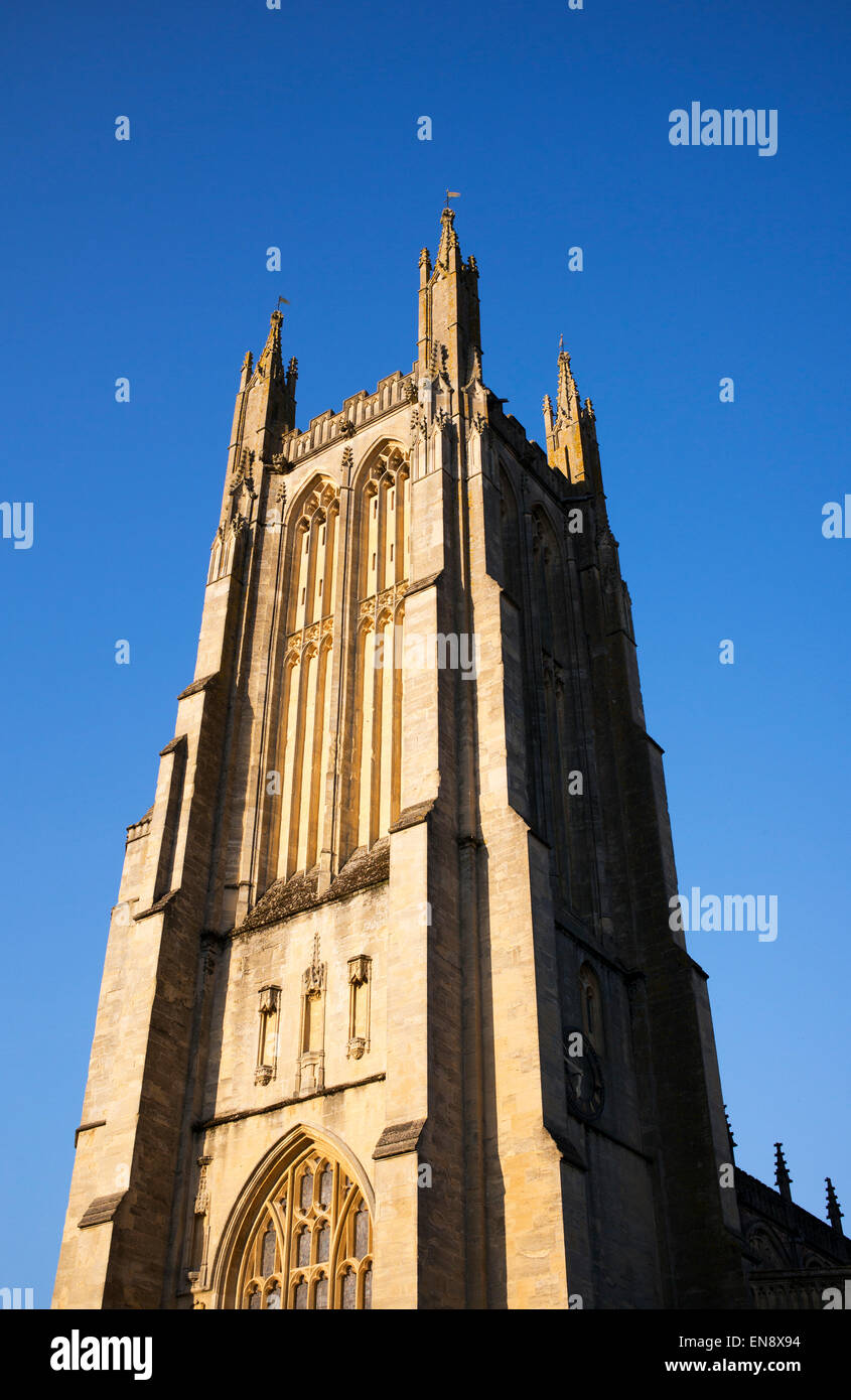 St Cuthberts chiesa nel tardo pomeriggio la luce del sole. Pozzetti, Somerset, Inghilterra Foto Stock