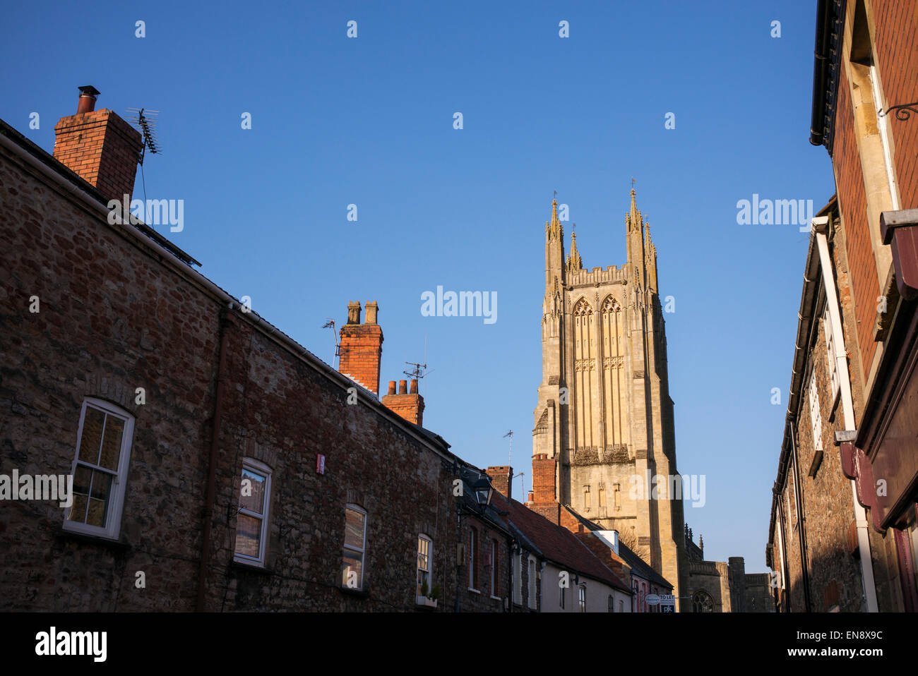 St Cuthberts chiesa nel tardo pomeriggio la luce del sole. Pozzetti, Somerset, Inghilterra Foto Stock