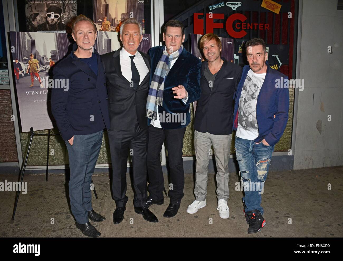 New York, NY, STATI UNITI D'AMERICA. 29 apr, 2015. Gary Kemp Martin Kemp, Tony Hadley, Steve Norman, John Keeble presso gli arrivi per anima i ragazzi di tutto il mondo occidentale Premiere, IFC Center Theatre di New York, NY, 29 aprile 2015. Credito: Derek Storm/Everett raccolta/Alamy Live News Foto Stock