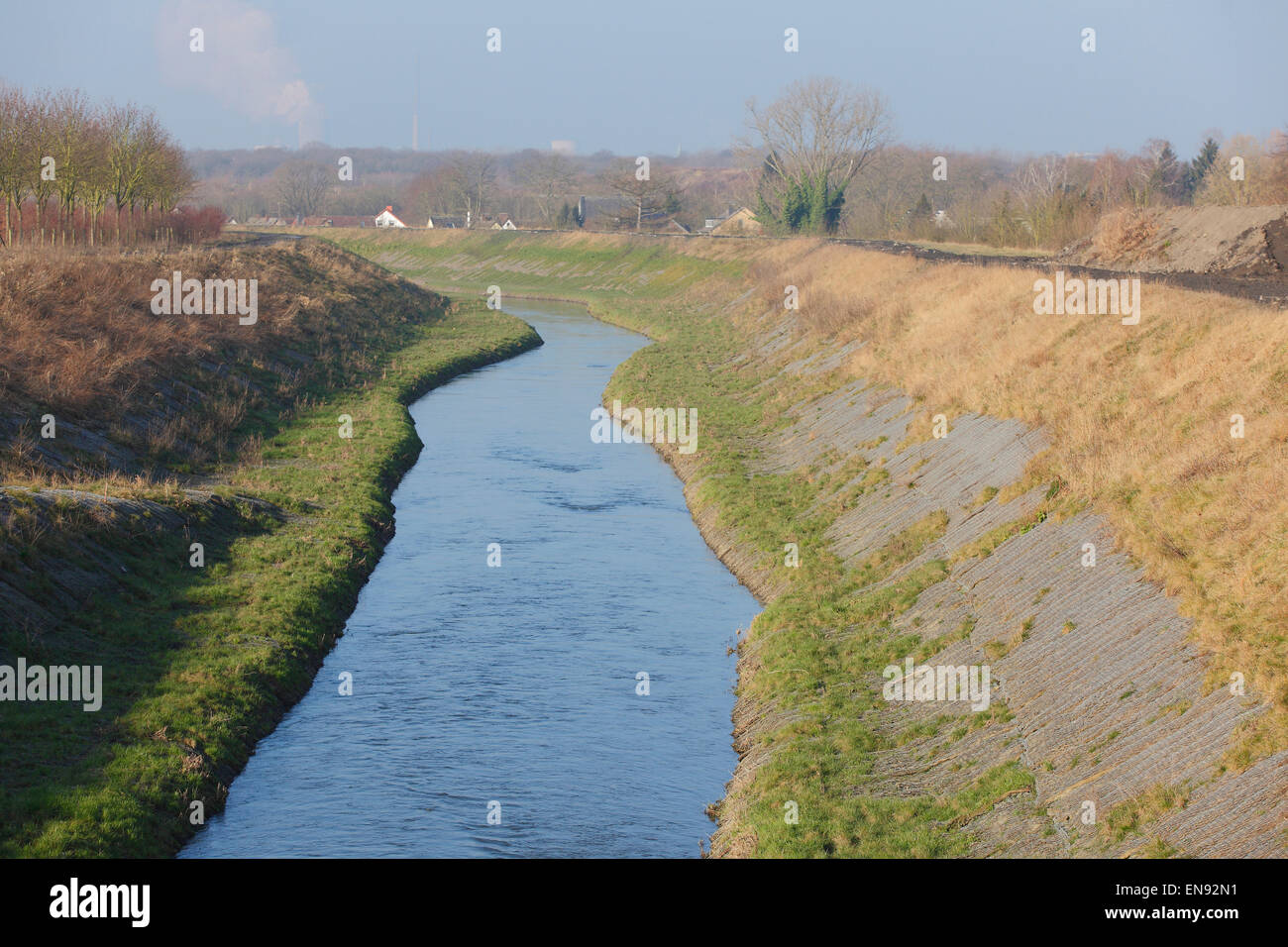 Fiume Seseke, rinaurata, Lunen, Renania settentrionale-Vestfalia, Germania|Seseke, renaturiert, Luenen, Nordrhein-Westfalen, Deutschland Foto Stock