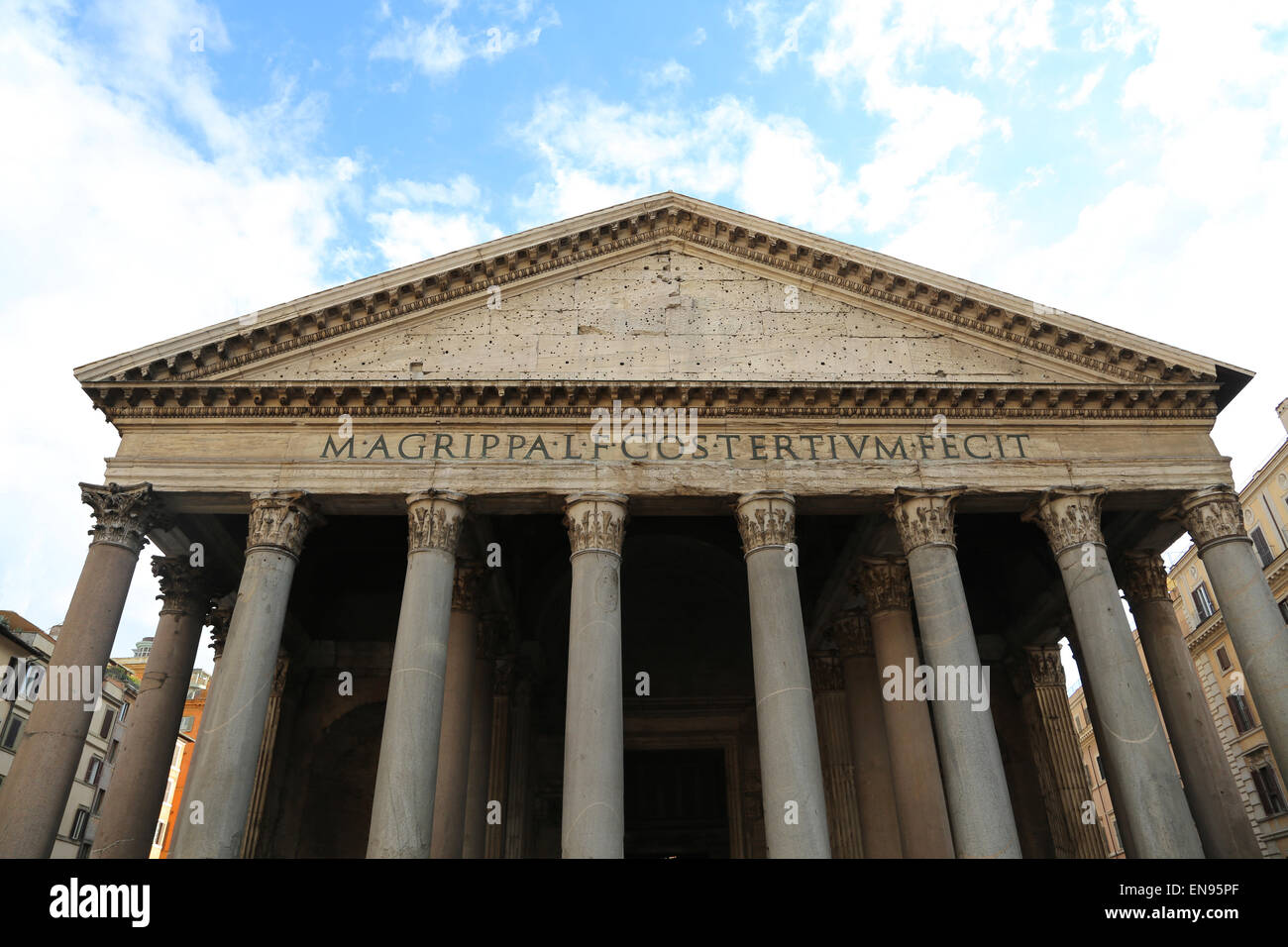 L'Italia. Roma. Pantheon. Tempio romano. Ii secolo D.C. Esterno. Foto Stock