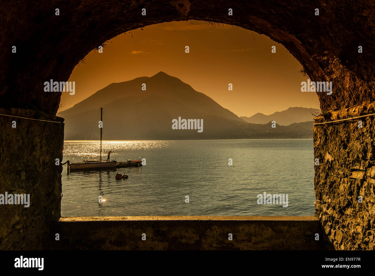 Scenic tramonto sul Lago di Como, Lombardia, Italia Foto Stock