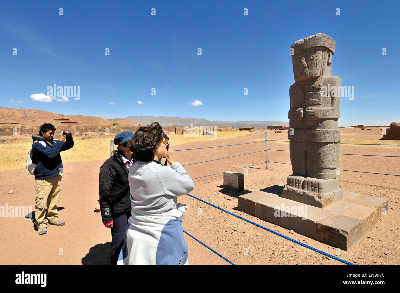 Ponce monolith, (Spagnolo: Tiahuanaco e Tiahuanacu), precolombiana importante sito archeologico in western Bolivia. Foto Stock