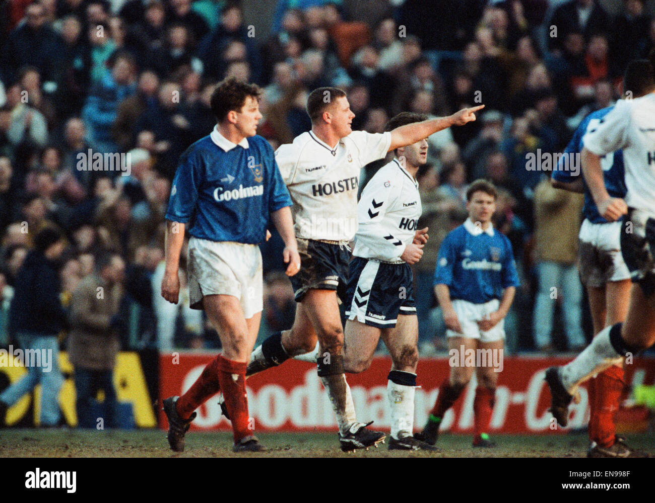 FA Cup quinto round corrispondono a Fratton Park. Portsmouth 1 v Tottenham Hostpur 2. Paul Gascoigne di speroni celebra un obiettivo. Il 16 febbraio 1991. Foto Stock