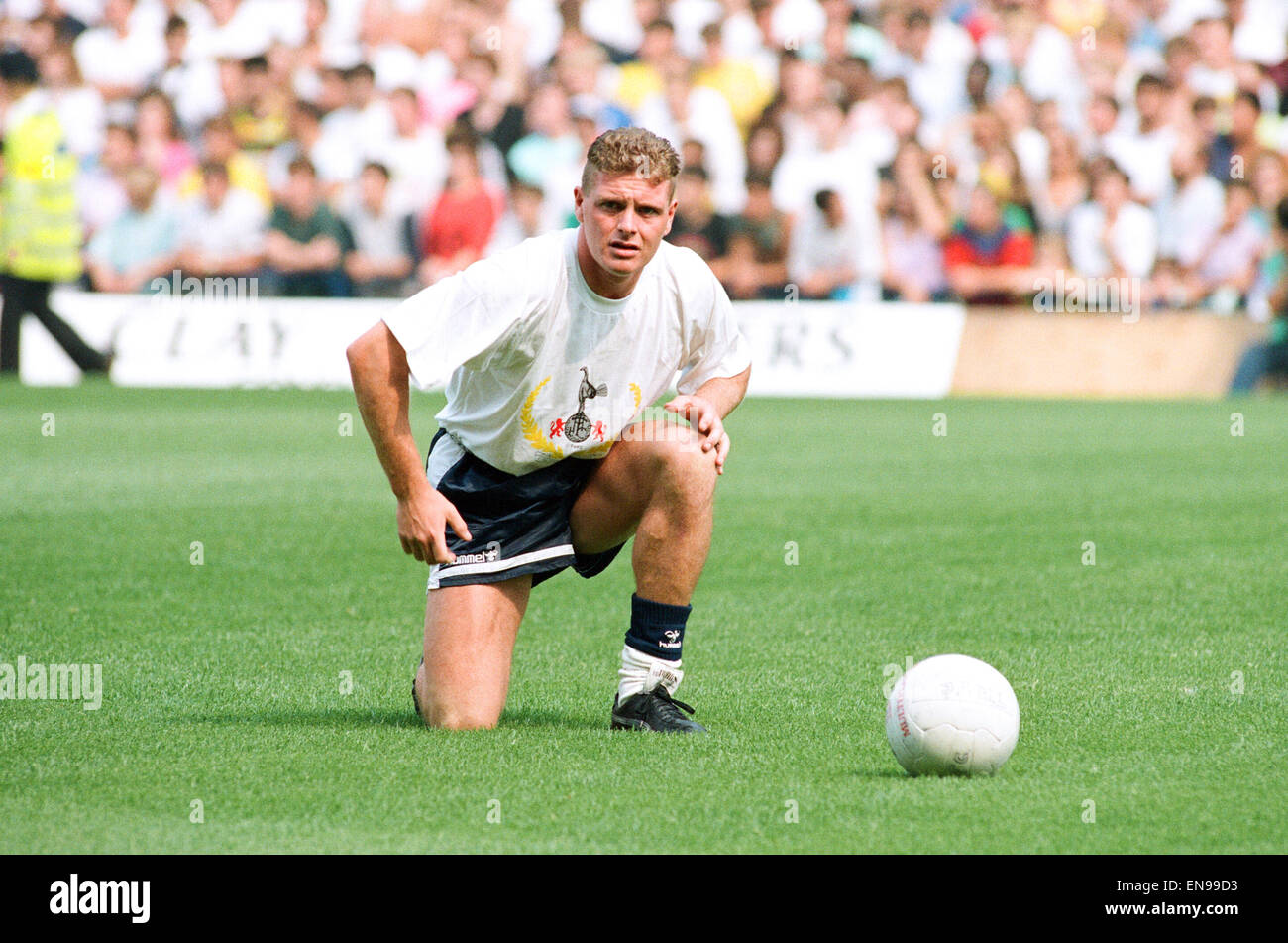 English League Division One corrispondono a White Hart Lane il Tottenham Hostpur 3 v Manchester City 1. Paul Gascoigne di speroni si riscalda prima della partita. Il 25 agosto 1990. Foto Stock