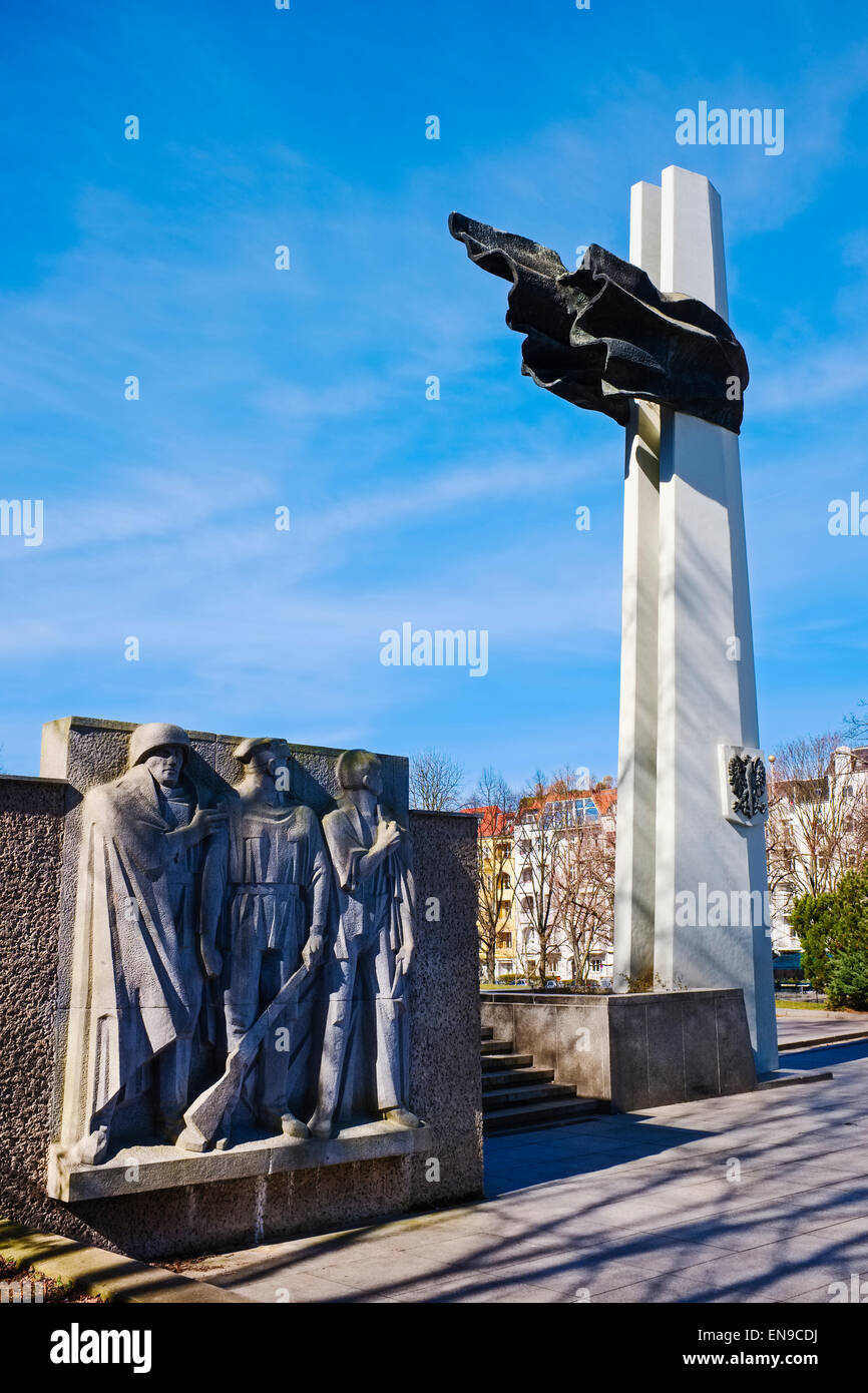 Memoriale di soldati polacchi e tedeschi in Anti-Fascists Volkspark Friedrichshain di Berlino, Germania Foto Stock
