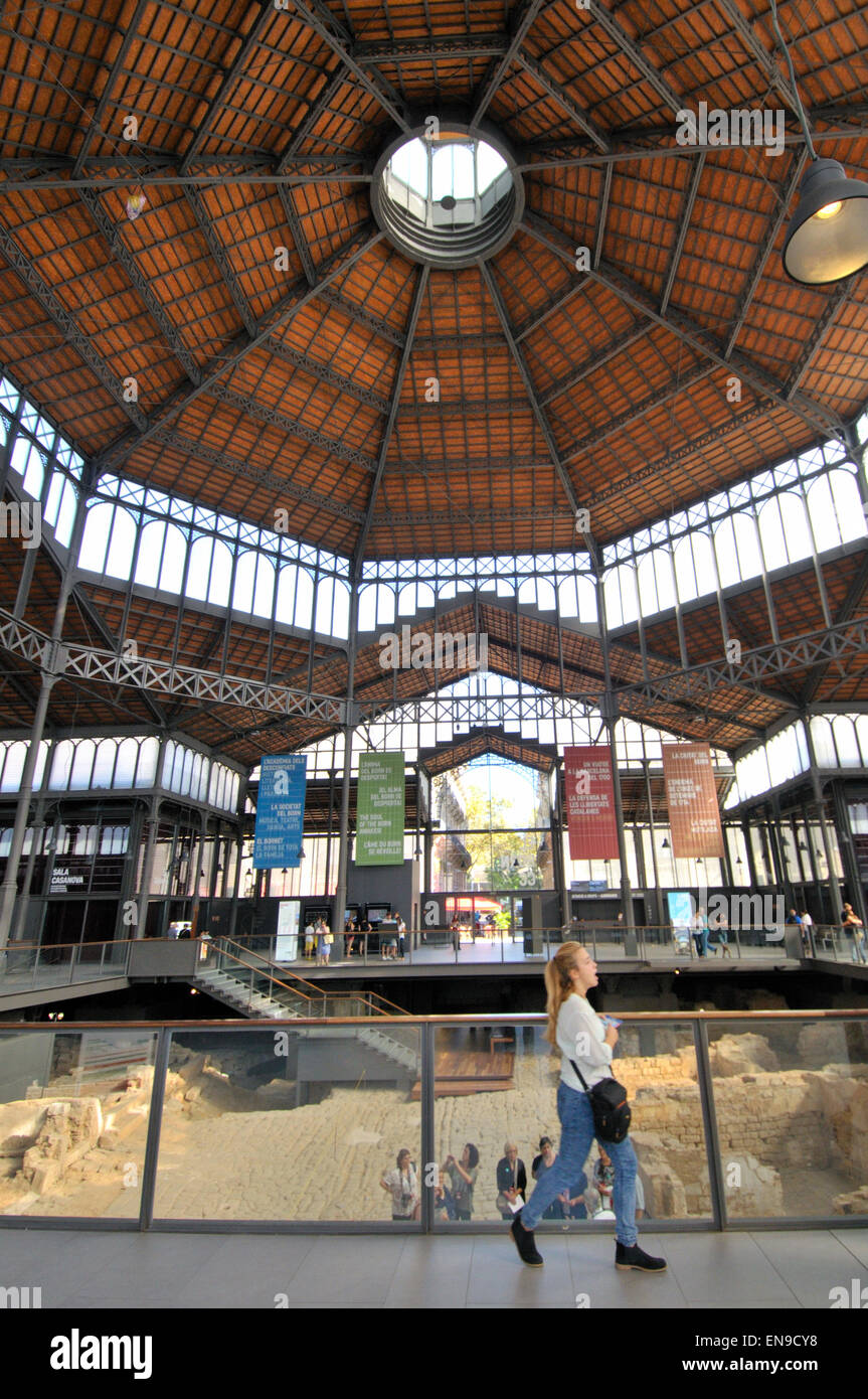 El Born centro culturale. Il Mercato Vecchio a Plaza Comercial, Barcellona. Foto Stock