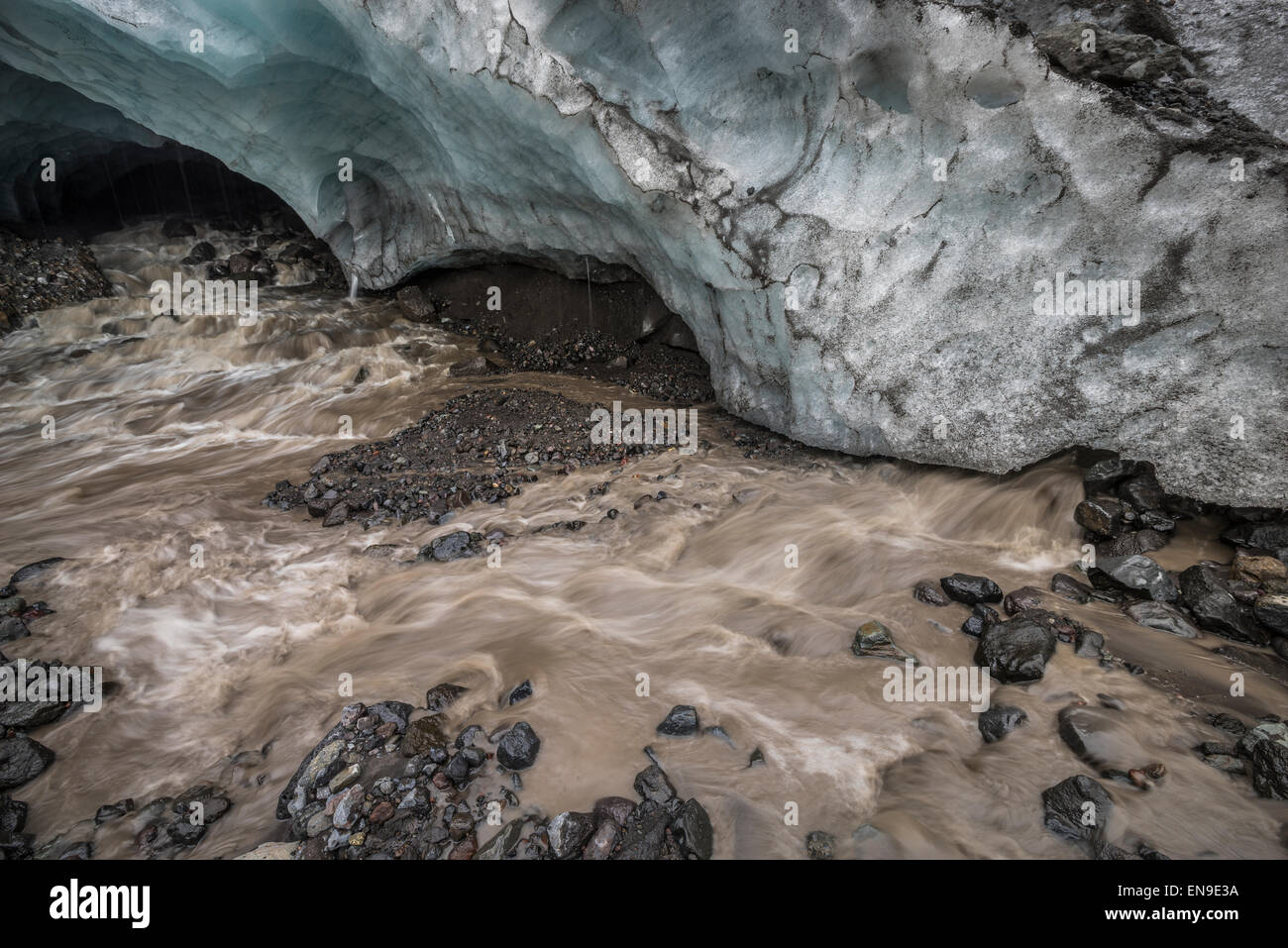Grotta di ghiaccio sul ghiacciaio Gigjokull, Islanda Foto Stock
